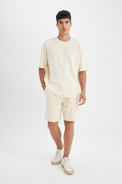 DeFacto Einfache, gerade Bermuda-Shorts mit normaler Passform und Taschen D7933ax24sm