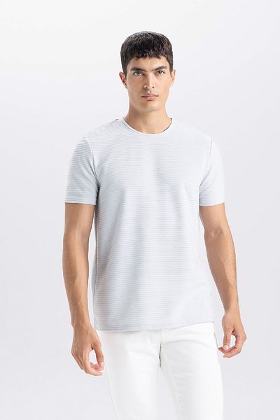 DeFacto Slim Fit Slim Fit Crew λαιμόκοψη Βασικό μασίφ κοντομάνικο μπλουζάκι M6608az25sp