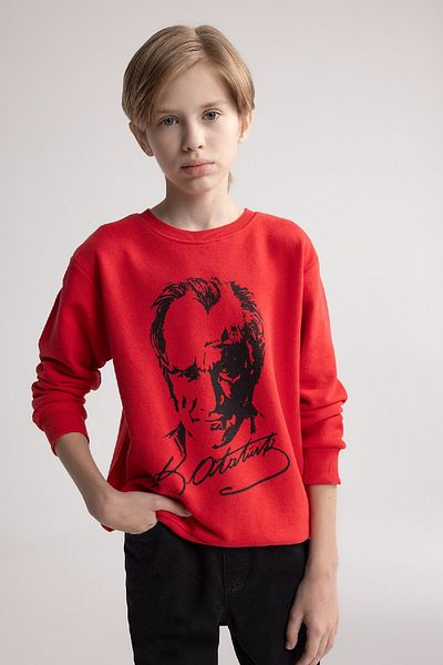 DeFacto Rotes Atatürk-Sweatshirt mit Rundhalsausschnitt für Jungen D8202a824wn