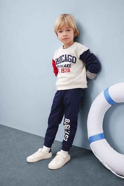 DeFacto Bedrucktes Sweatshirt mit Rundhalsausschnitt und Jogginghose mit elastischem Bund, 2er-Set für Babys – D7739a525sp