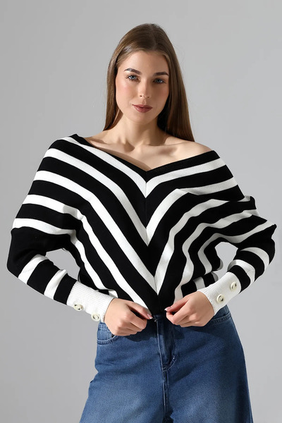 Özman Butik Zebra Desenli Kolu Düğmeli Kazak