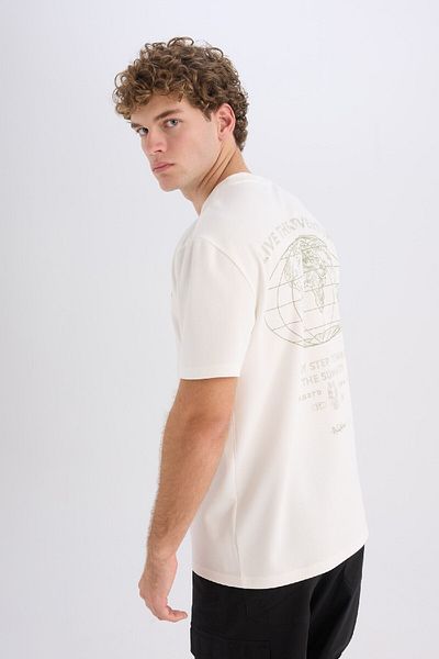DeFacto Regular Fit Crew Neck Back Potištěné tričko z těžké tkaniny s krátkým rukávem D7331AX25SP