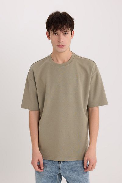 DeFacto Übergroßes, weites, kurzärmliges Basic-T-Shirt aus schwerem Stoff mit Rundhalsausschnitt X3926az25sp