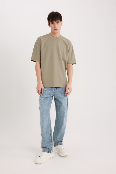 DeFacto Übergroßes, weites, kurzärmliges Basic-T-Shirt aus schwerem Stoff mit Rundhalsausschnitt X3926az25sp