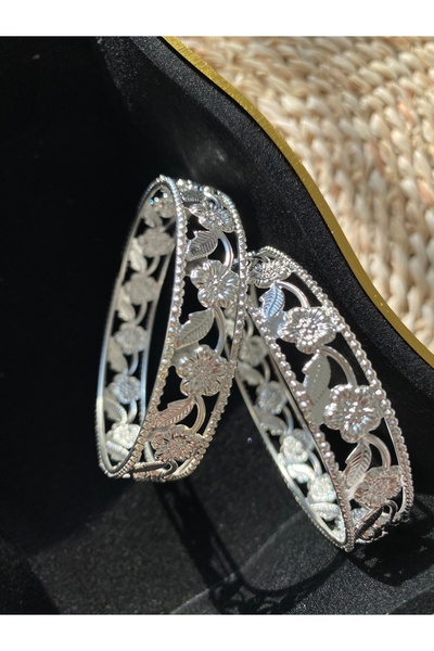 Home Gümüş Renkli Çiçek Motifli Hint Bilezik Seti (2'li Takım) - 4 No Cocukla...