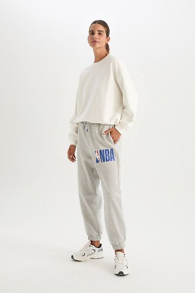 DeFacto Fit Jogger-Jogginghose – NBA, elastische Taille und Schnürtaschen, lange Größe W5814az24au
