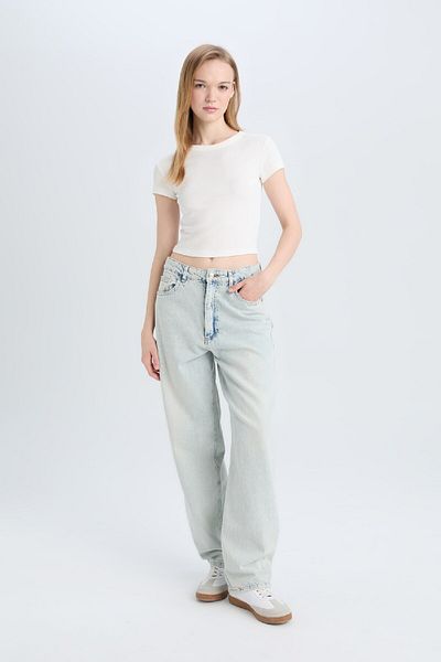 DeFacto Cool Fitted Crew Neck Basic Απλό Κορδόνι Καμιζόλα Κοντό μανίκι Λευκό T-Shirt E0287ax25sm