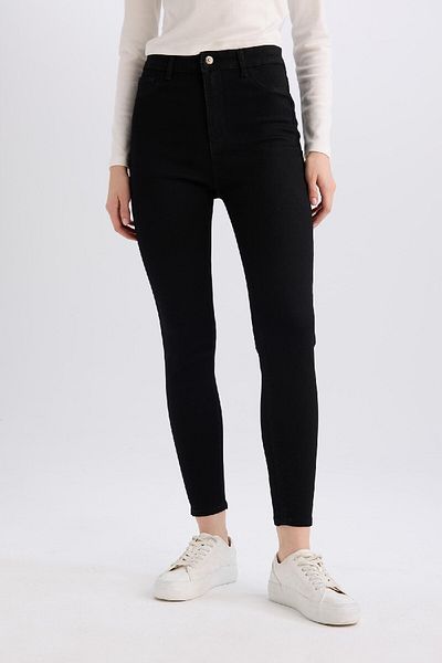DeFacto Jegging mit hoher Taille – Basic-Jeans mit schmalem Bein B7498AX25SP