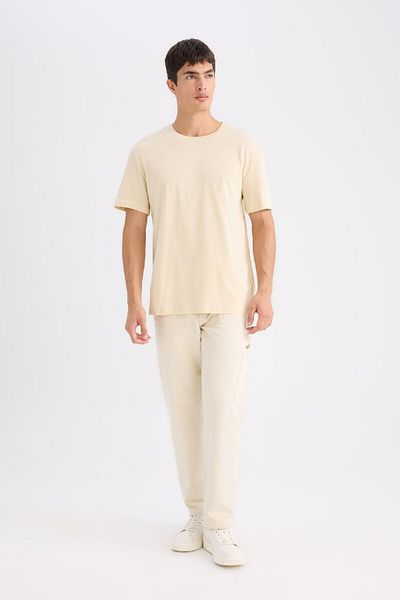 DeFacto Neues, einfarbiges Basic-Kurzarm-T-Shirt mit normaler Passform und Rundhalsausschnitt E1091AXNS