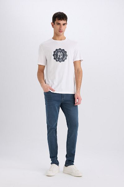 DeFacto 100 % Baumwolle Neues Regular Fit Kurzarm-T-Shirt mit Rundhalsausschnitt D7935ax25sp