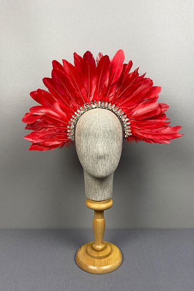 Limelia Hera Model Feather and Stone Detailed Bridal Henna Crown Accessory Red