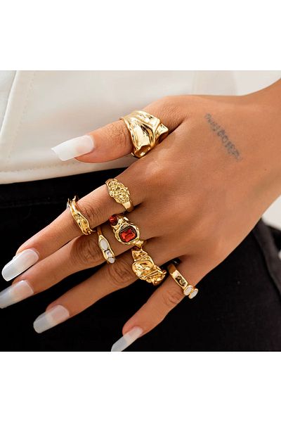Girift Vintage Yelina 7 Piece Gold Ring Set