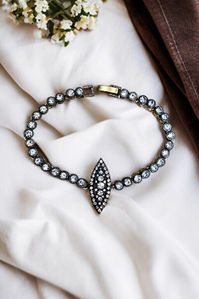 FAYRA ACCESSORIES Zirkon Taşlı Mekik Figürlü Bileklik