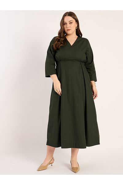 Femmella By Styli Plus Size Solid Pleated Poplin A-Line Maxi Dress