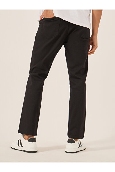 Styli Solid Mid Rise Slim Fit Cotton Chinos