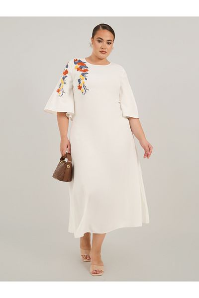 Styli Plus Size Embroidered 3/4 Sleeves A-Line Midi Dress