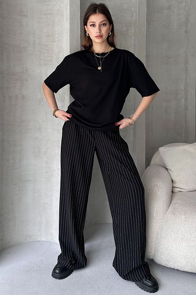 EYYE Black and White Crepe Fabric Loose Cut Women's Trousers