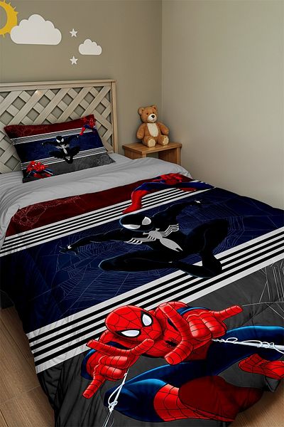 EVPANYA Heroes on a Dark Background Patterned Single Quilt and Pillowcase