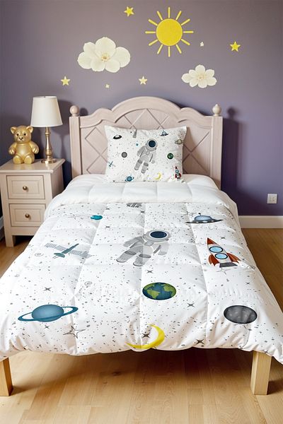 EVPANYA White Space Little Astronaut Patterned Single Quilt and Pillowcase