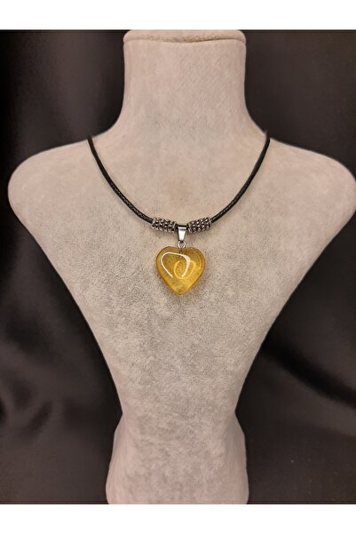 makadi 🔸   قلادة قلب من حجر الكوارتز الأصفر الطبيعي – حجر الحظ والطاقة 🔸