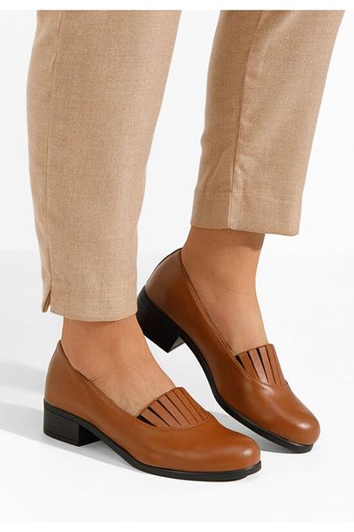 B T Shoes Pantofi Cu Toc Mic Lofty Maro