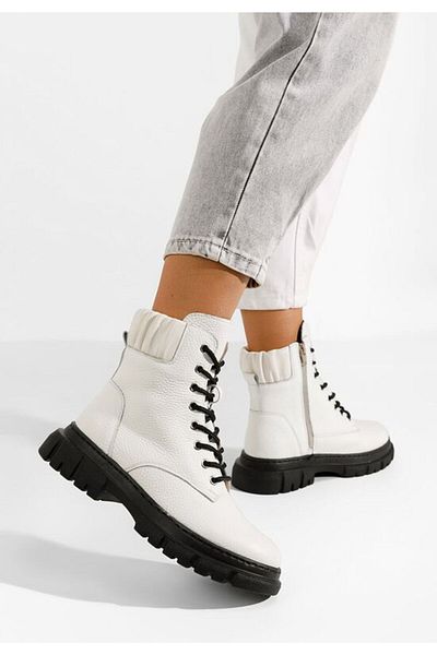 B T Shoes Women's Zarsa leather boots, white