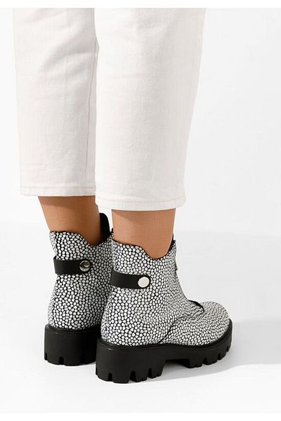 B T Shoes Women's Velora V4 leather boots, white