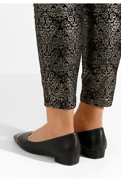 B T Shoes Pantofi Cu Toc Mic Erias Negri