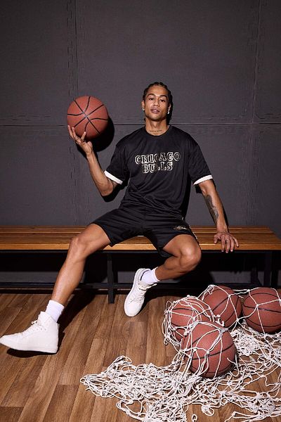 DeFacto Μπλουζάκι Chicago Bulls Oversize Wide Fit Crew Neck Back με εμπριμέ γιακά