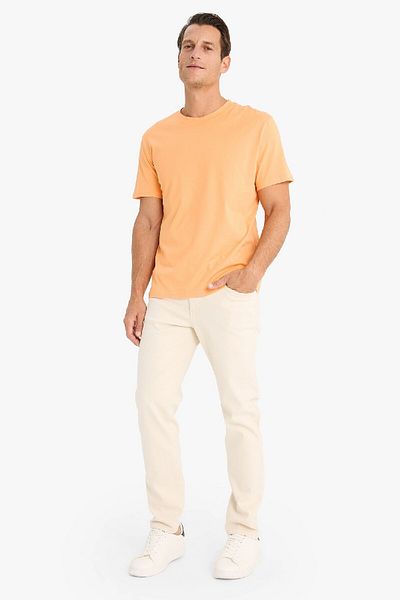 DeFacto 100 % Baumwolle Neues Basic-T-Shirt mit Rundhalsausschnitt und normaler Passform, einfarbig, kurzärmelig V7699az25sp