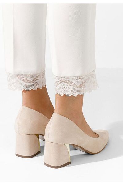 B T Shoes Pantofi Cu Toc Gros Bej Clarisse V2