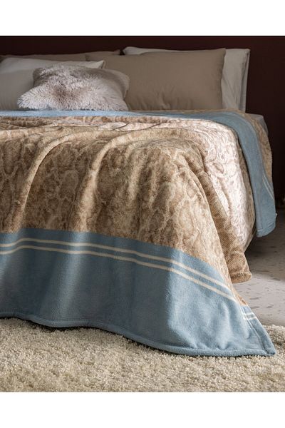 Madame Coco Wellsoft-Decke mit Schlangenmuster
