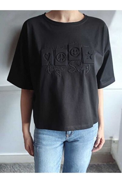 BEBE PLUS Mold Print Detail Smile T-Shirt