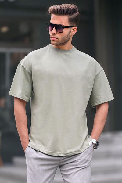 Madmext Grünes Basic-T-Shirt mit Oversize-Passform für Herren 6066