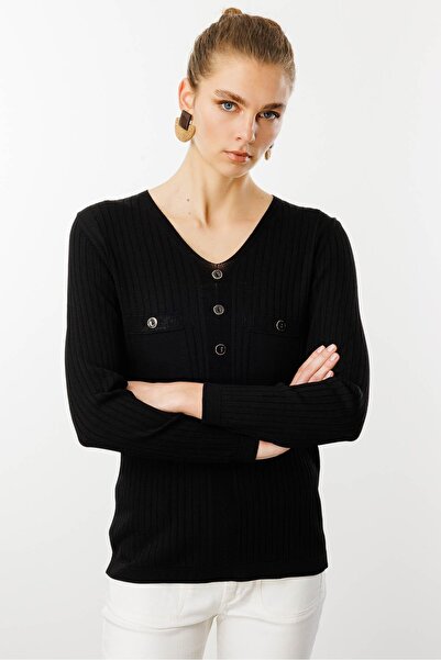 Desen Triko Бял дамски ребреиран трикотаж с V-образно деколте и черна блуза