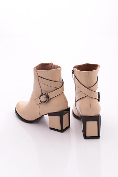 DGN Kadın Kemer Detaylı Topuklu Bot Nude Rugan 84121033