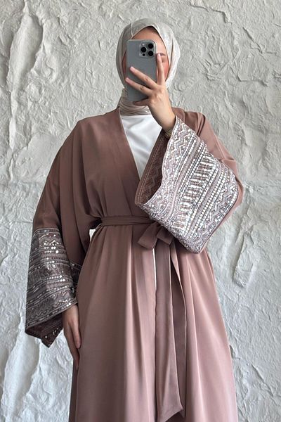 InStyle عباية بأكمام بيج مطرزة بالترتر