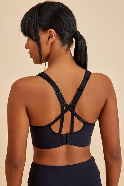 Amarelle Sportive Black Light Touch Sports Bra with Recovery Effect