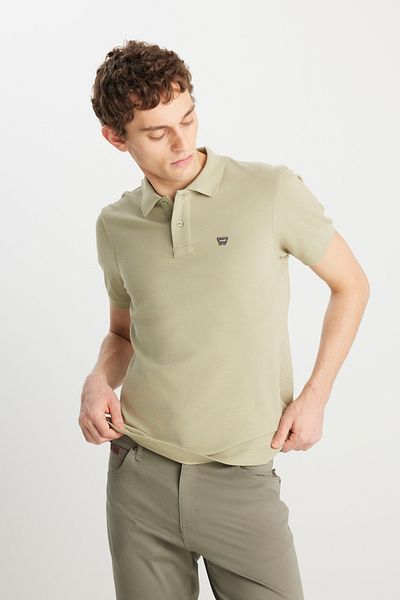 WRANGLER Μπλουζάκι με γιακά πόλο από 100% βαμβάκι με κανονική εφαρμογή