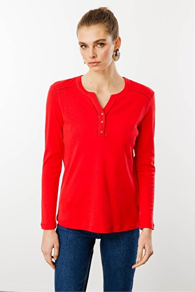 Desen Triko Ženska bluza sa vezenjem na ramenima i kragni, crvena