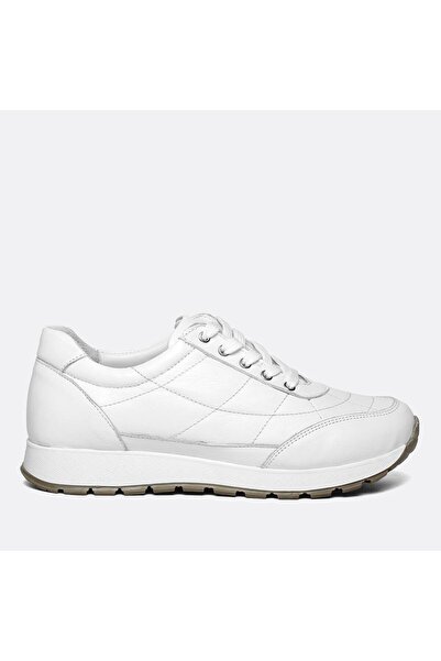 Celal Gültekin Kadın Beyaz Bağcıklı Kalın Tabanlı Deri Sneaker