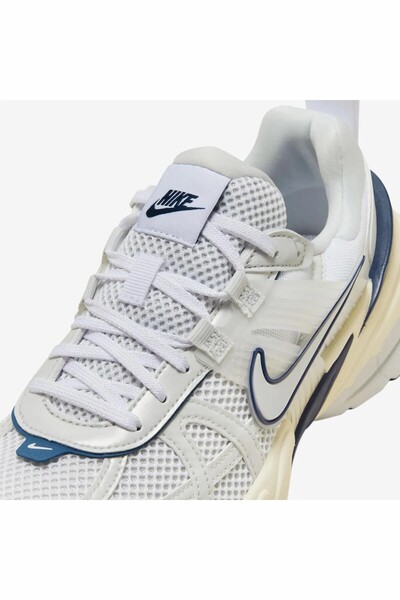 Nike Erkek Beyaz Nike V2k Run Ayakkabı Spor & Günlük Ayakkabı FD0736-102-White