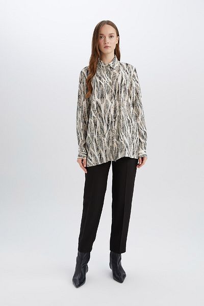 DeFacto Langarmshirt-Tunika mit normaler Passform und Muster E0786AX25SP
