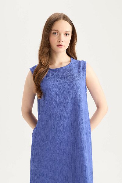 DeFacto Regular Fit Crew Neck Základní Plain Seersucker Textured Midi šaty bez rukávů E1822ax25sp
