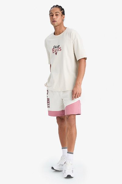 DeFacto DeFactoFit NBA Chicago Bulls Μπλουζάκι με λαιμόκοψη μεγάλου μεγέθους E2185AX25SM