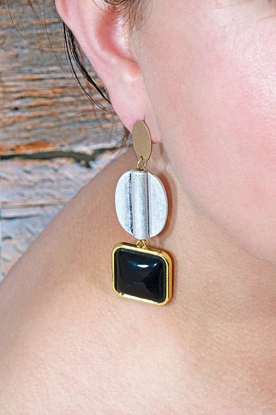 ÖZÜM TAKI Women's Dangle Black White Natural Stone Colored Earrings Gold