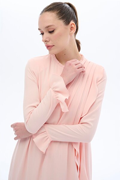 miha Hicran Önal ÖN BEDENİ V KESİM FIRFIRLİ ELBİSE Pudra