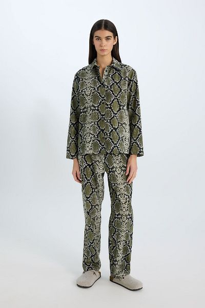 DeFacto Pyjama-Set aus Popeline mit Schlangenmuster – dehnbar, langärmlig, lange Unterseite E3849AX24