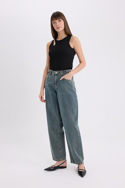 DeFacto Slim-Fit Slim-Fit-Camisole mit Rundhalsausschnitt, schwarzes Unterhemd, A3422ax25sp