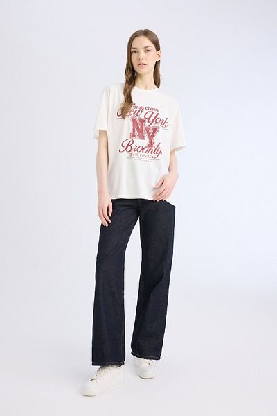 DeFacto Übergroßes, geräumiges, bedrucktes Kurzarm-T-Shirt mit Rundhalsausschnitt E5993AX25SM